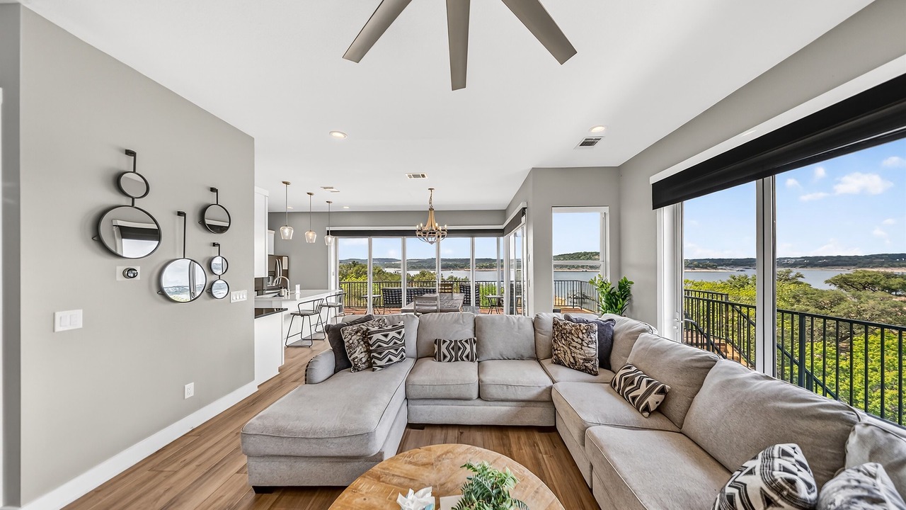 Photo of Bedroom in Point Venture