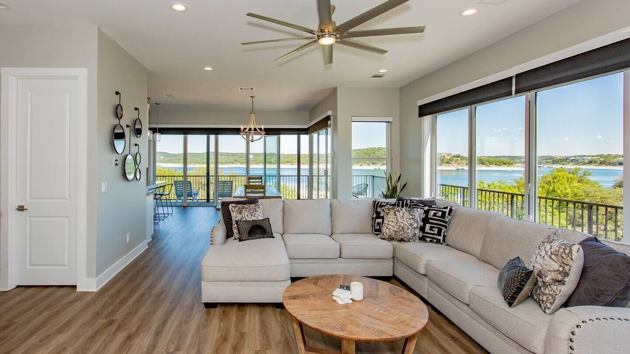 Photo of Bedroom in Point Venture