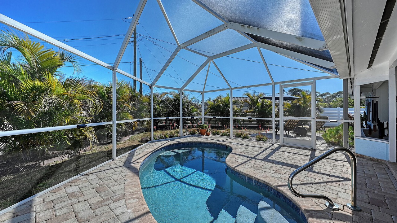 Photo of Outdoor in Gulf Gate Estates