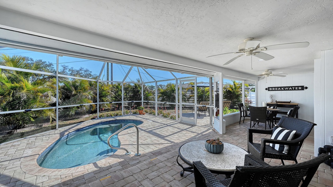 Photo of Outdoor in Gulf Gate Estates
