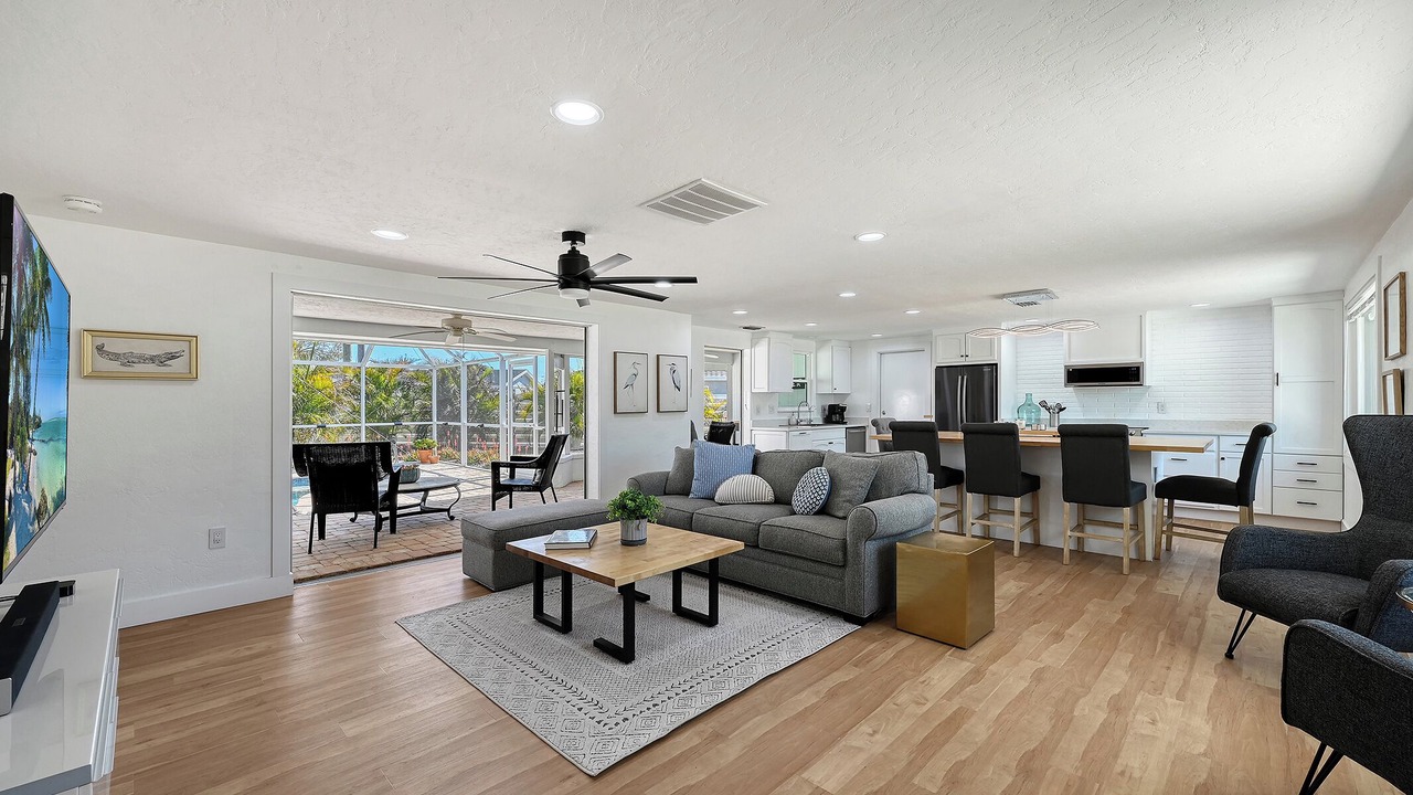 Photo of Livingroom in Gulf Gate Estates