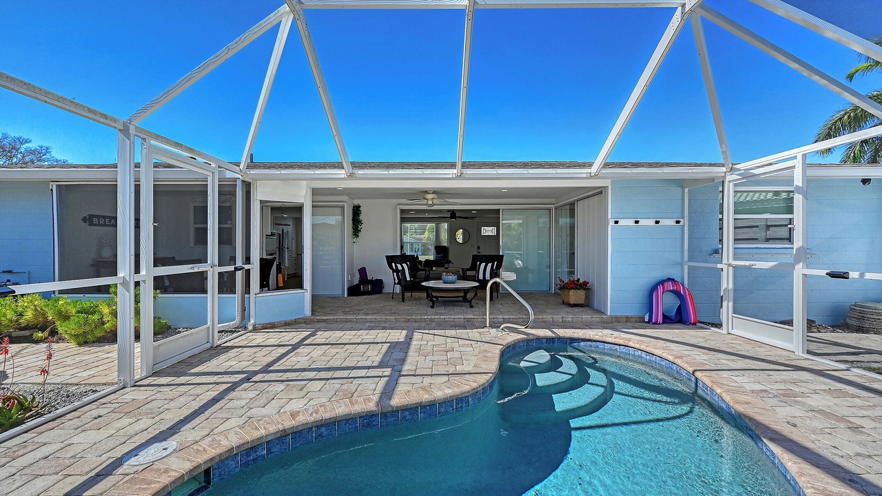 Photo of Outdoor in Gulf Gate Estates