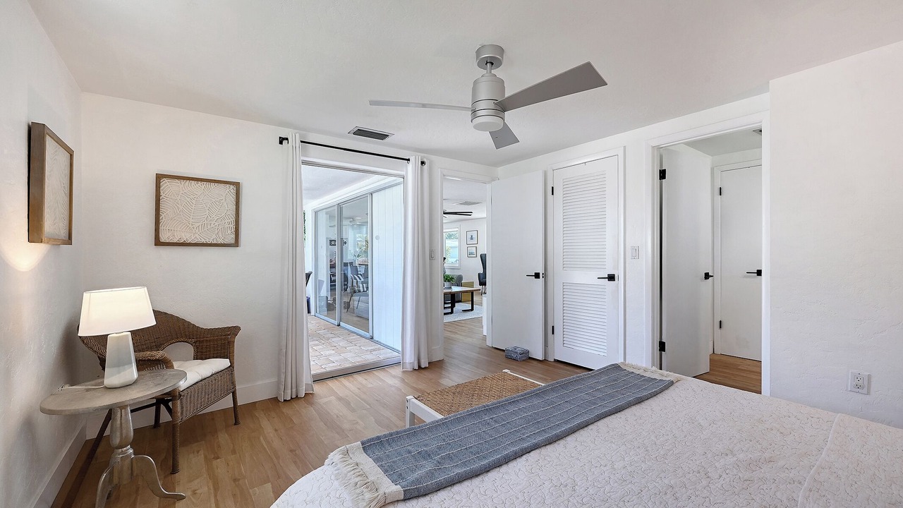 Photo of Bedroom in Gulf Gate Estates
