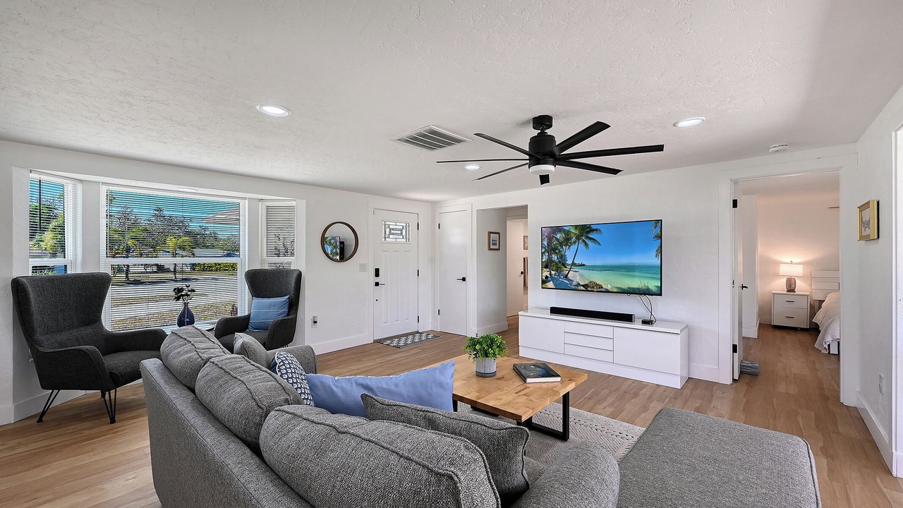 Photo of Livingroom in Gulf Gate Estates