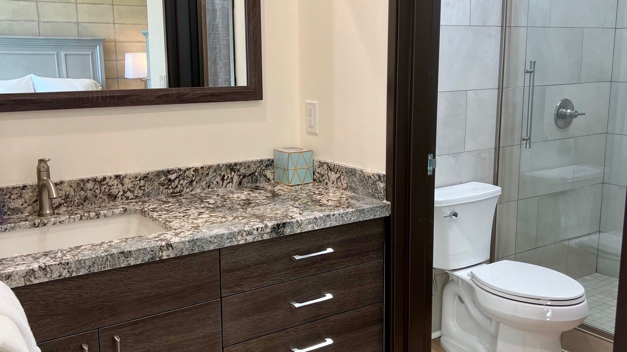 Photo of Bathroom in Moanalua