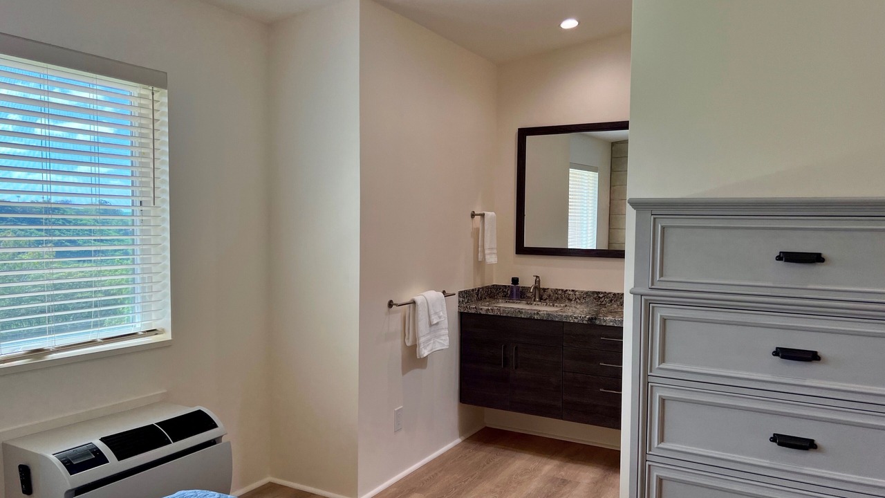 Photo of Bathroom in Moanalua