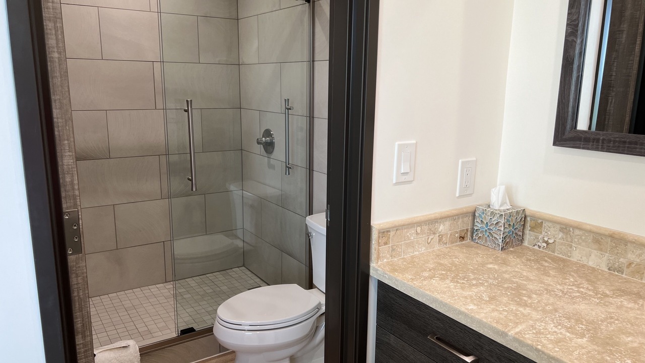 Photo of Bathroom in Moanalua