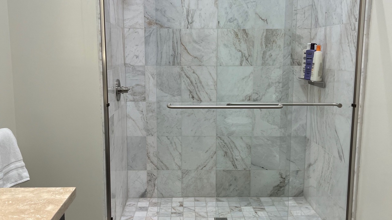 Photo of Bathroom in Moanalua