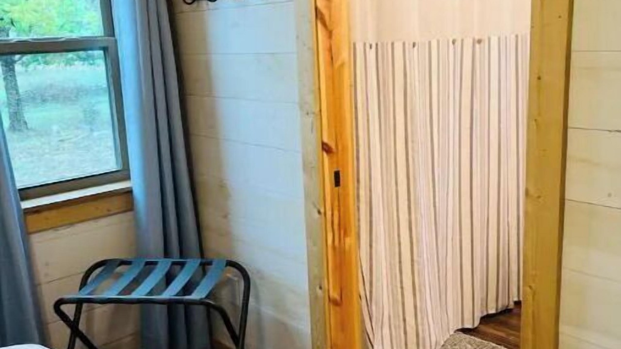 Photo of Bedroom in Granbury