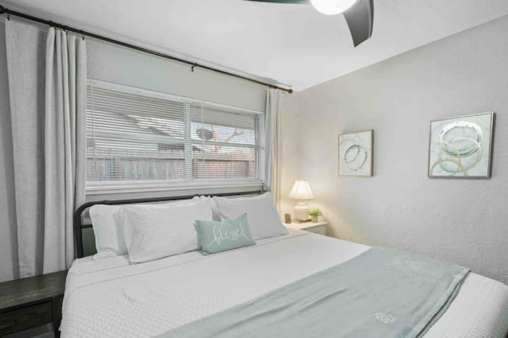Photo of Bedroom in South Side