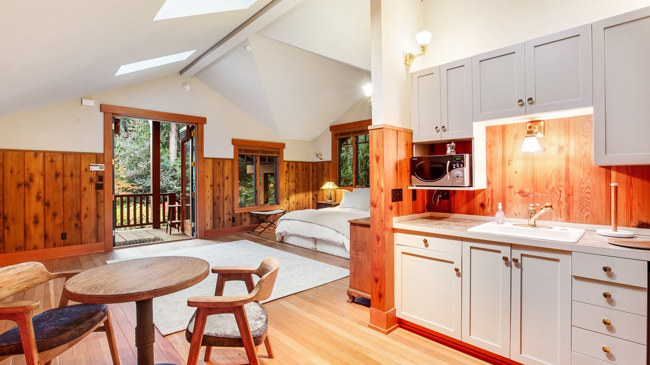 Photo of Others in Rollingbay