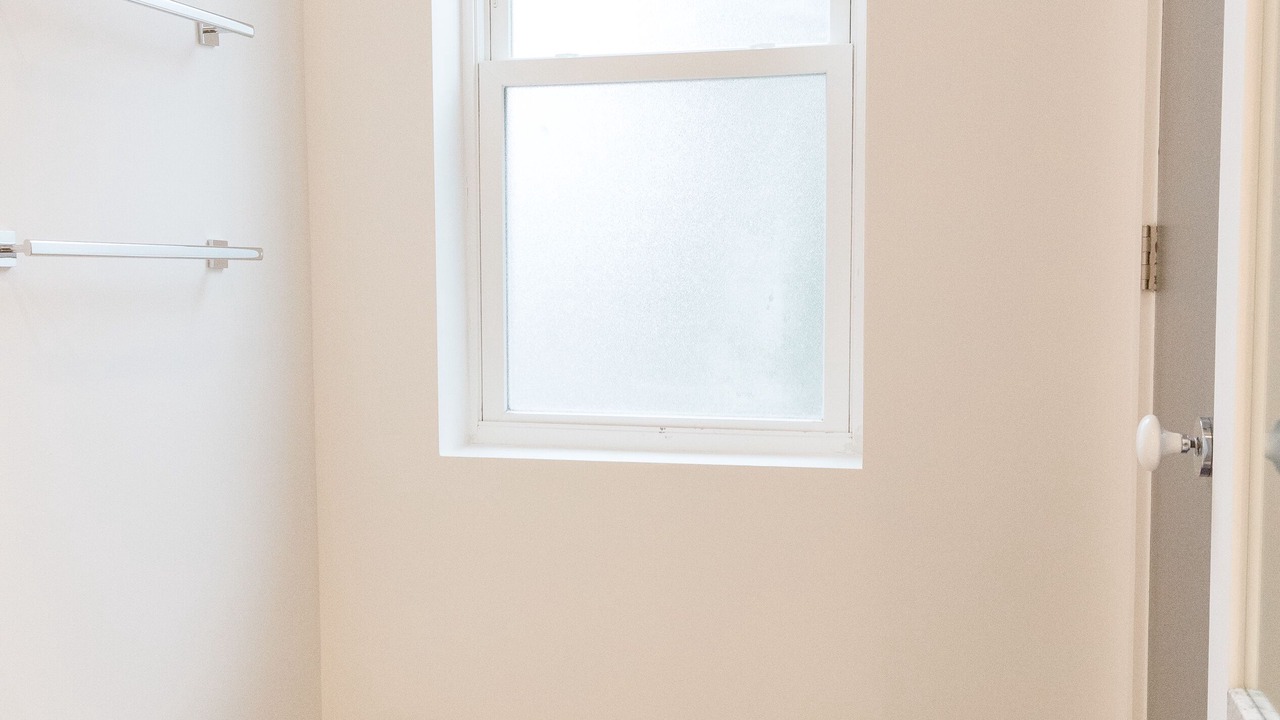 Photo of Others in Midwood