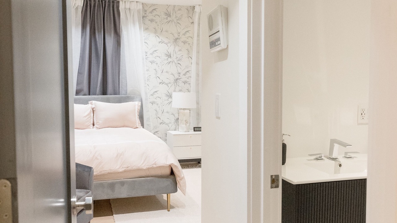 Photo of Bedroom in Midwood