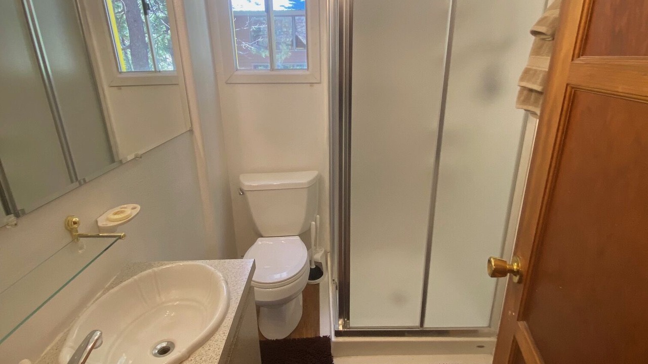 Photo of Bathroom in Green Valley Lake