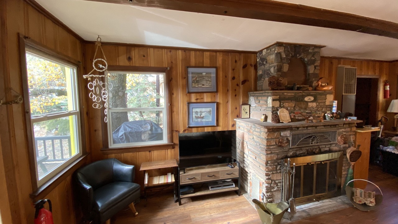 Photo of Livingroom in Green Valley Lake