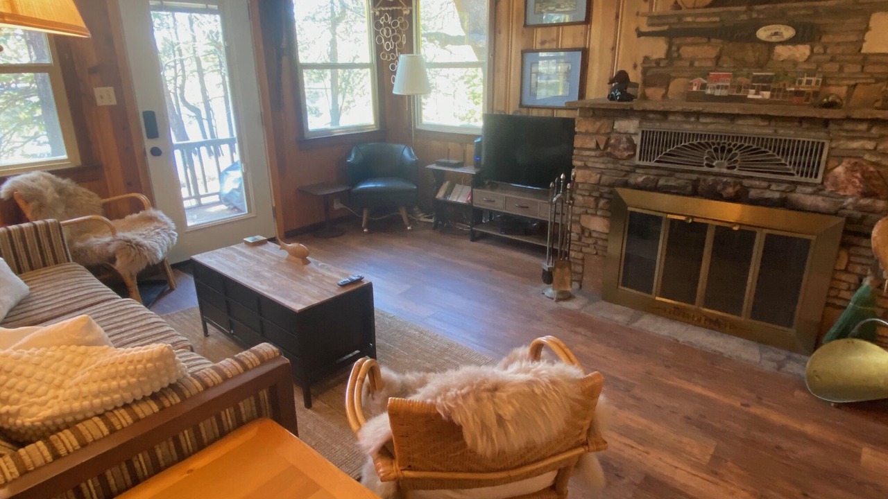Photo of Livingroom in Green Valley Lake