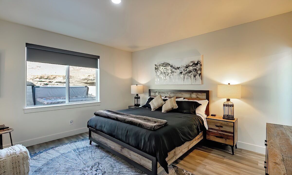 Photo of Bedroom in Sunland Estates