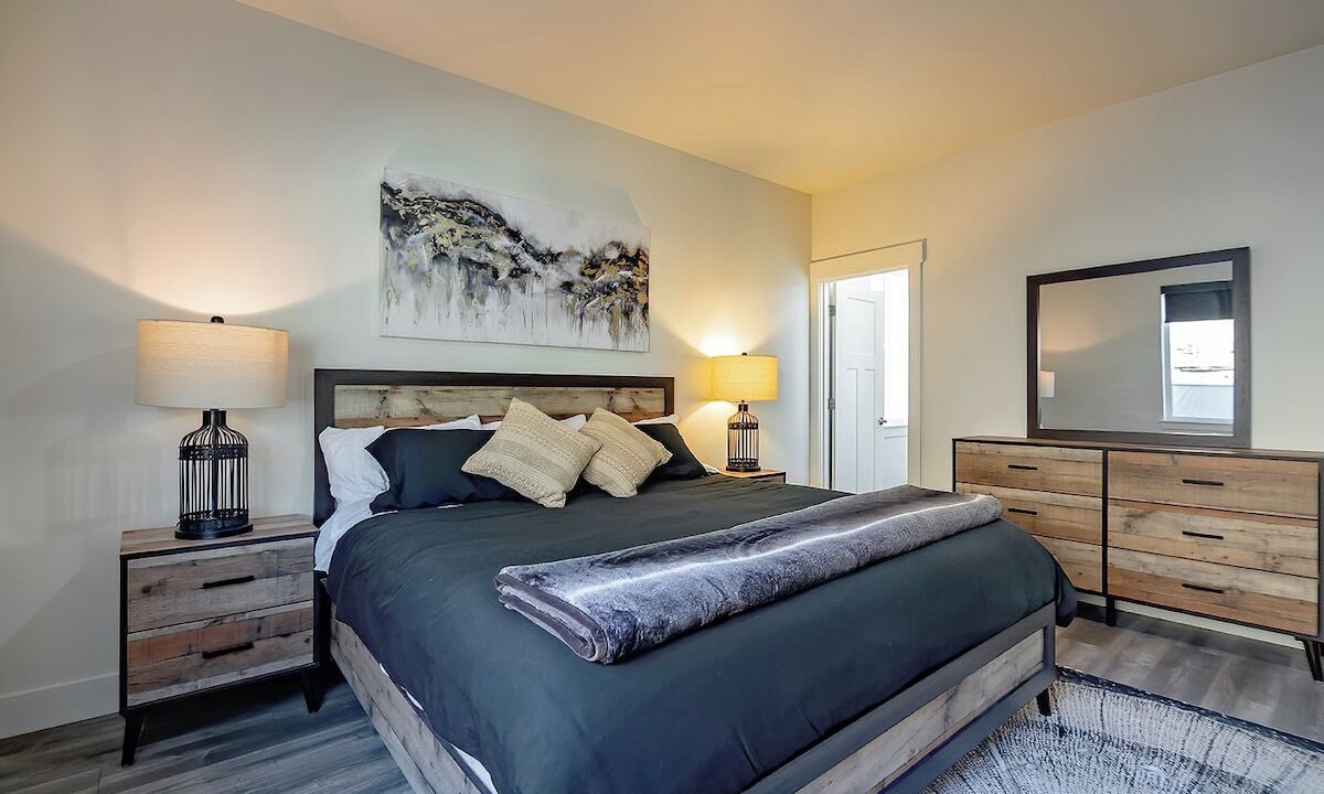 Photo of Bedroom in Sunland Estates