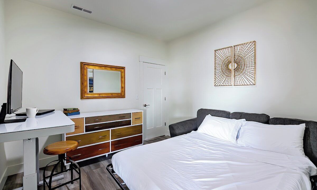 Photo of Bedroom in Sunland Estates