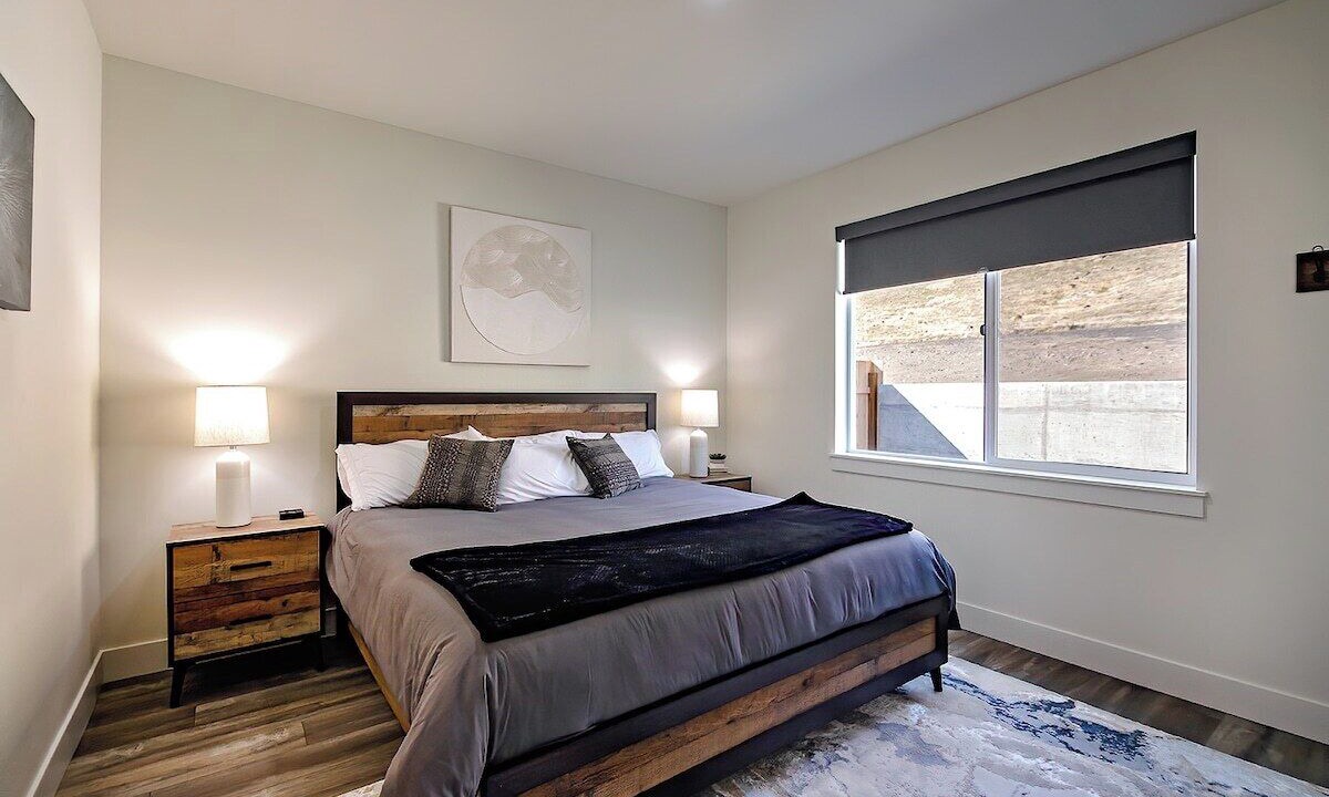 Photo of Bedroom in Sunland Estates