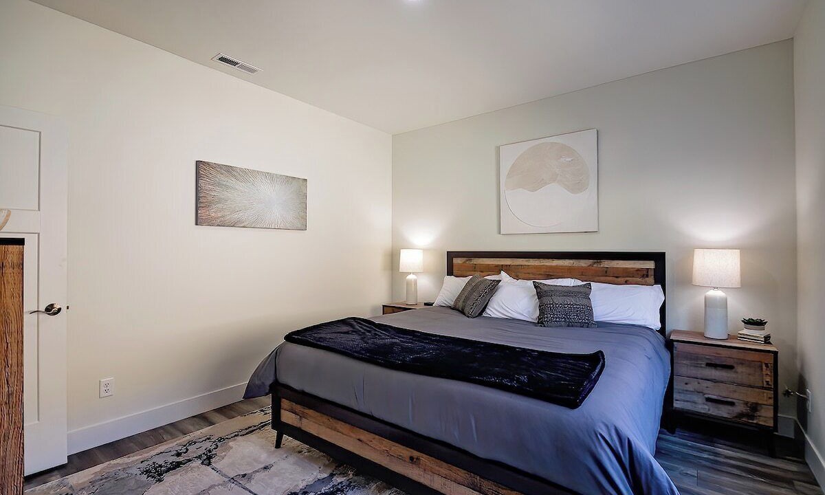 Photo of Bedroom in Sunland Estates