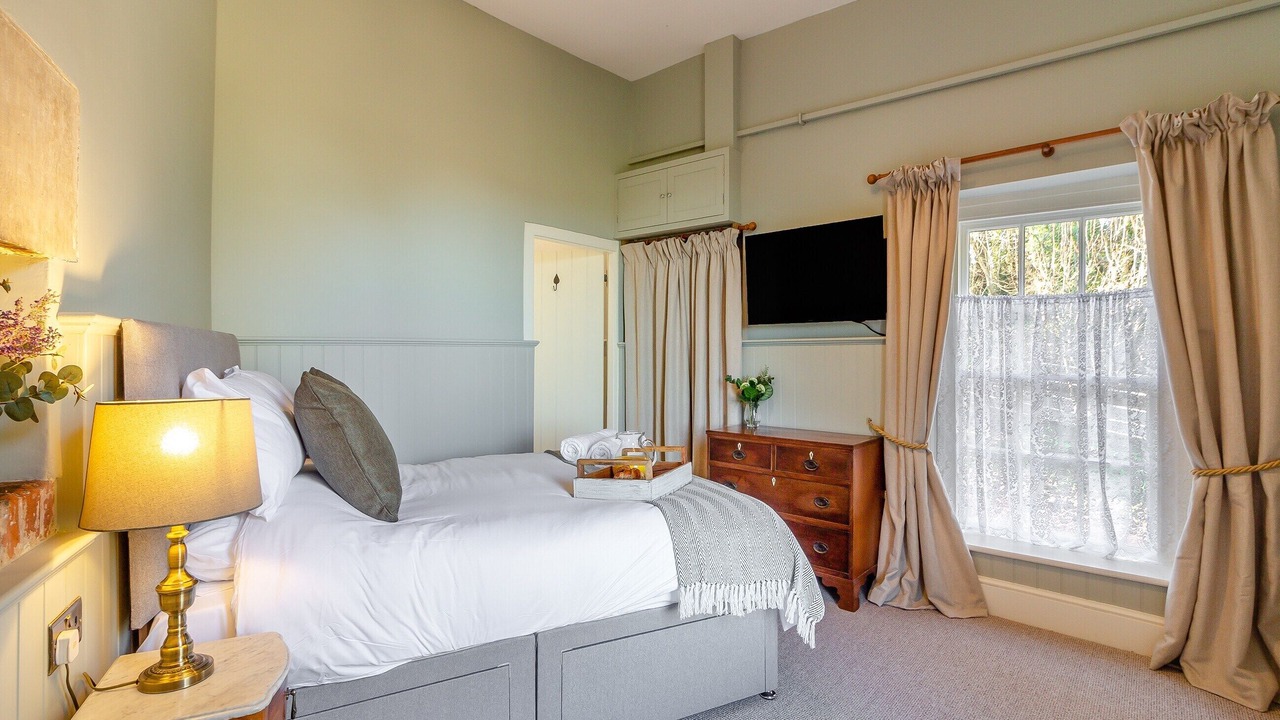 Photo of Others in Mitchel Troy