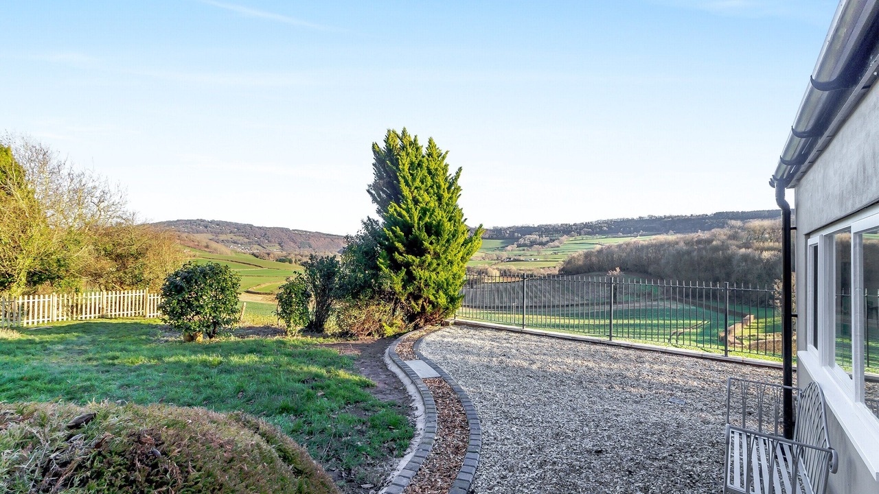 Photo of Outdoor in Mitchel Troy