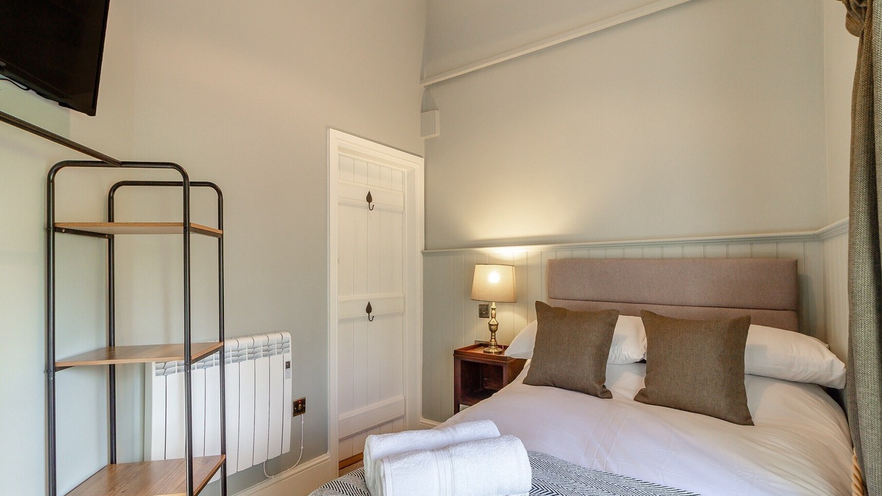 Photo of Others in Mitchel Troy