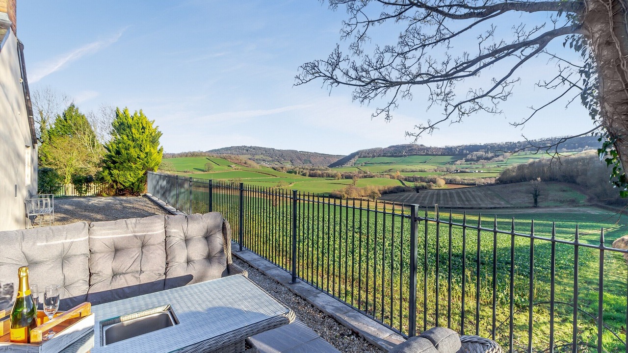 Photo of Others in Mitchel Troy