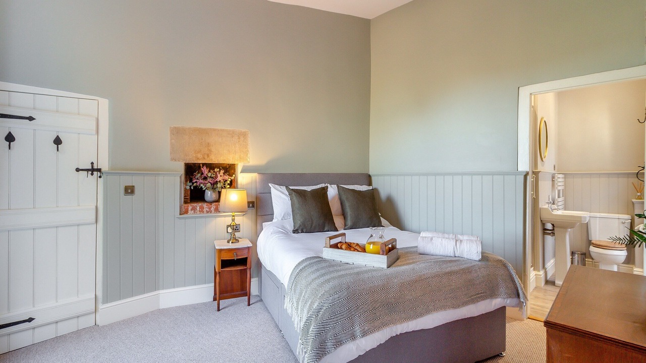 Photo of Others in Mitchel Troy