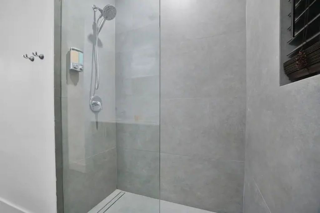 Photo of Bathroom in Little Haiti
