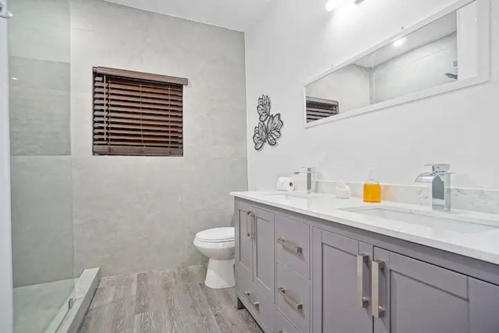 Photo of Bathroom in Little Haiti