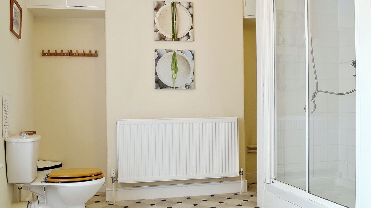 Photo of Bathroom in Tilney Fen End