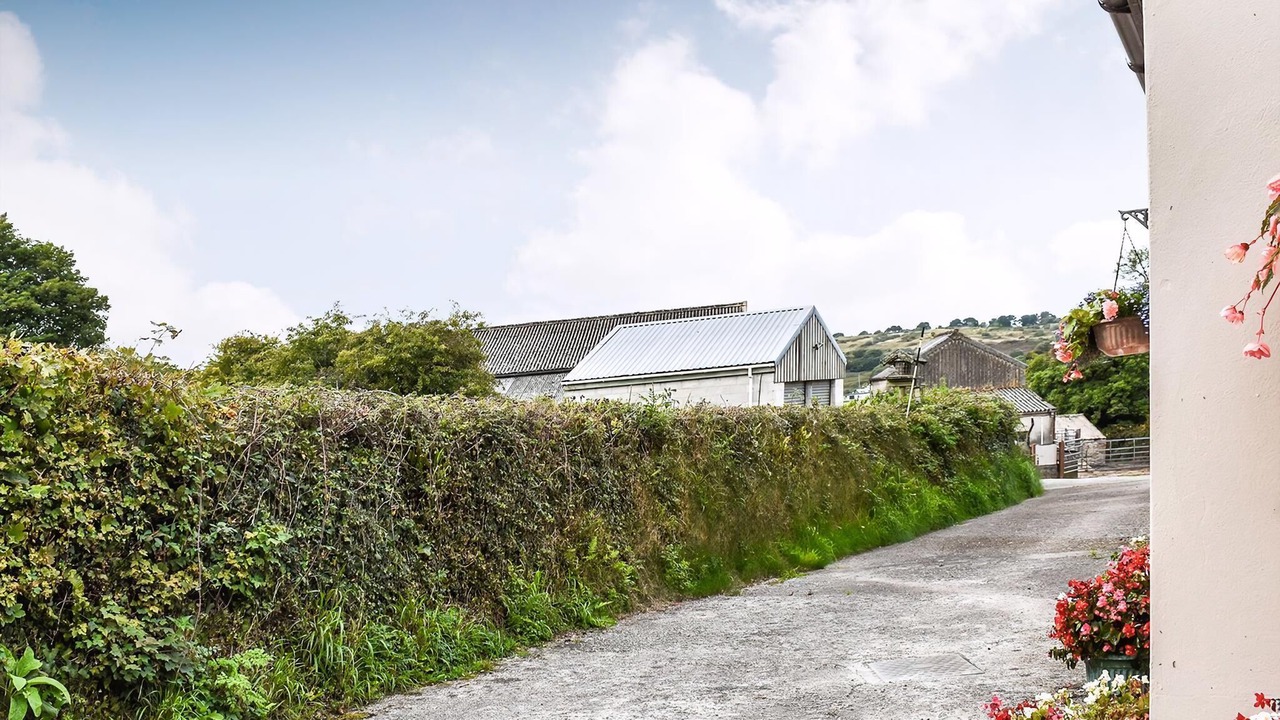 Photo of Others in Mabe