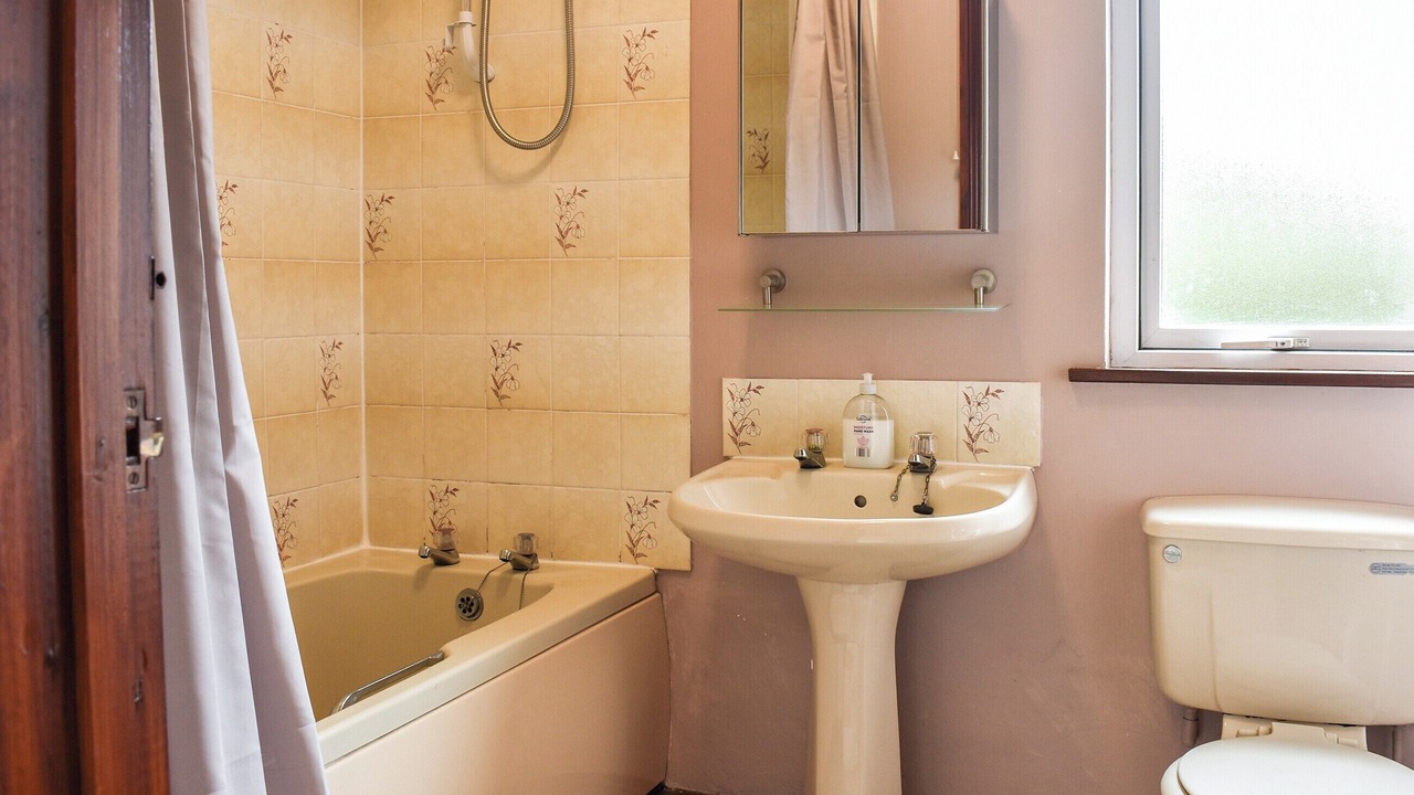 Photo of Bathroom in Mabe