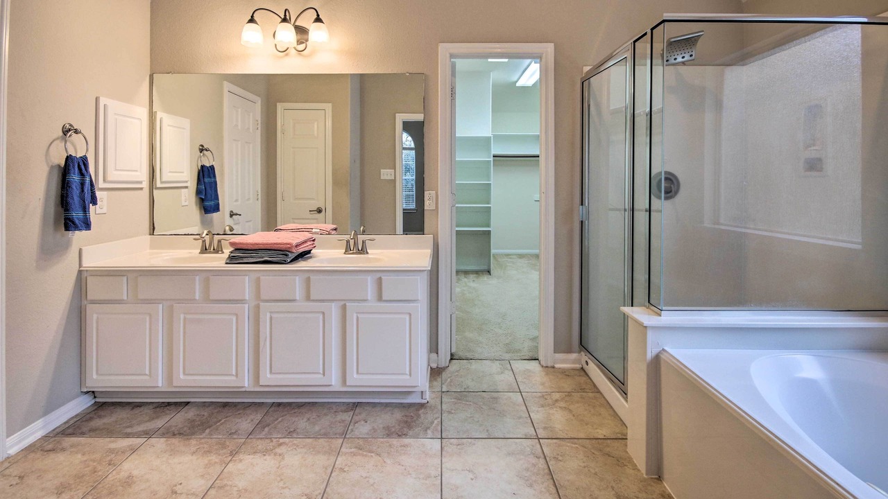 Photo of Bathroom in Clodine