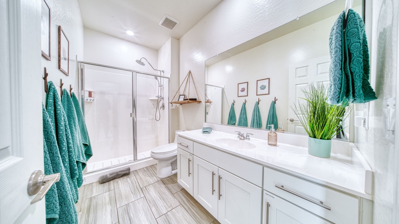 Photo of Bathroom in Montecito in Estrella