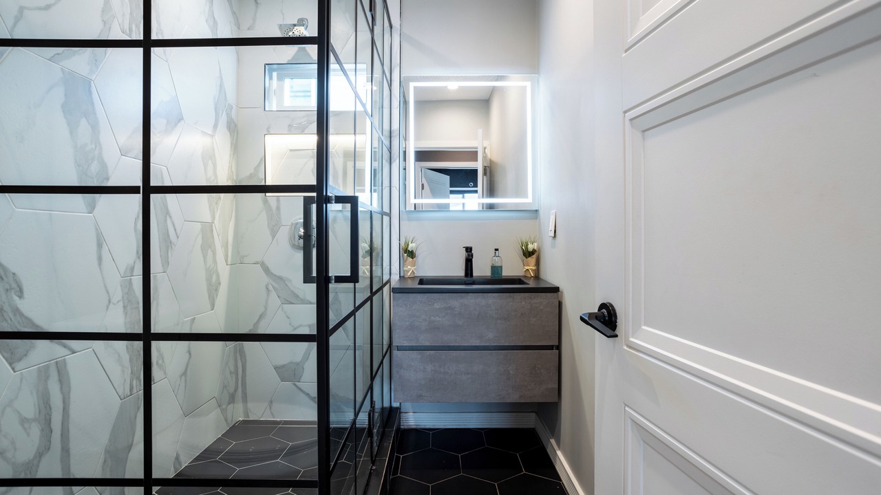 Photo of Bathroom in Los Angeles