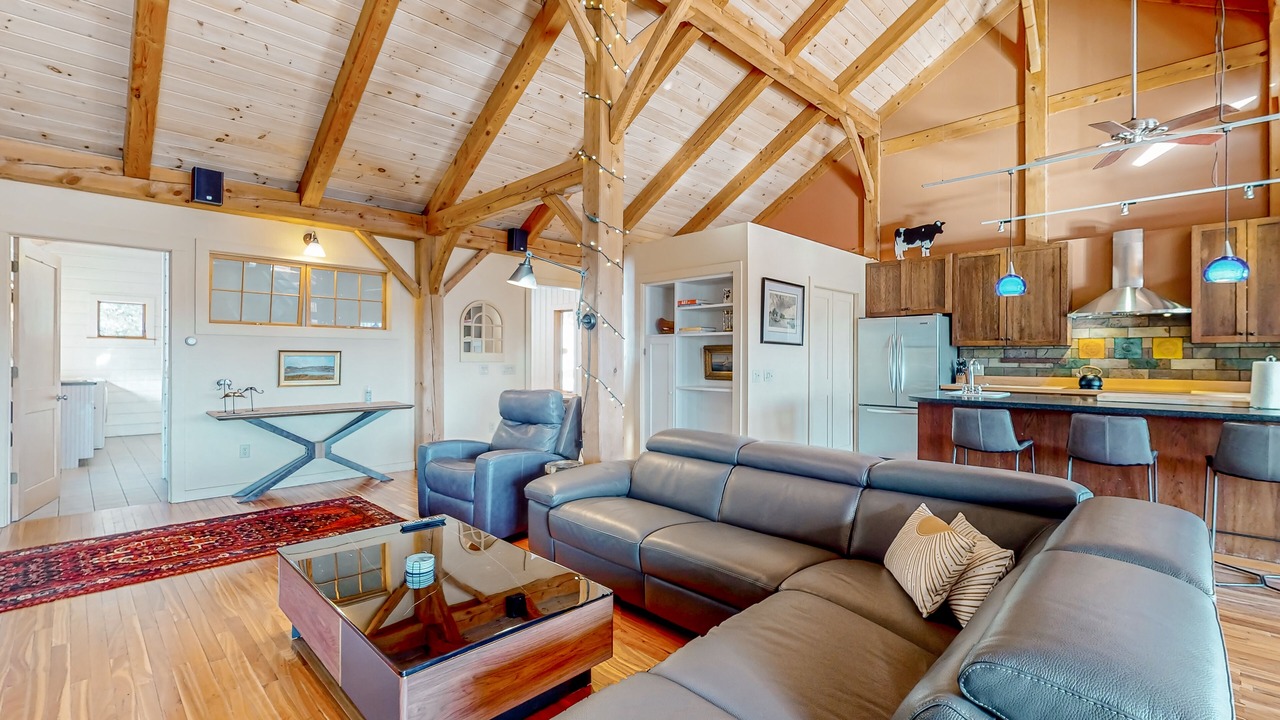Photo of Livingroom in Underhill