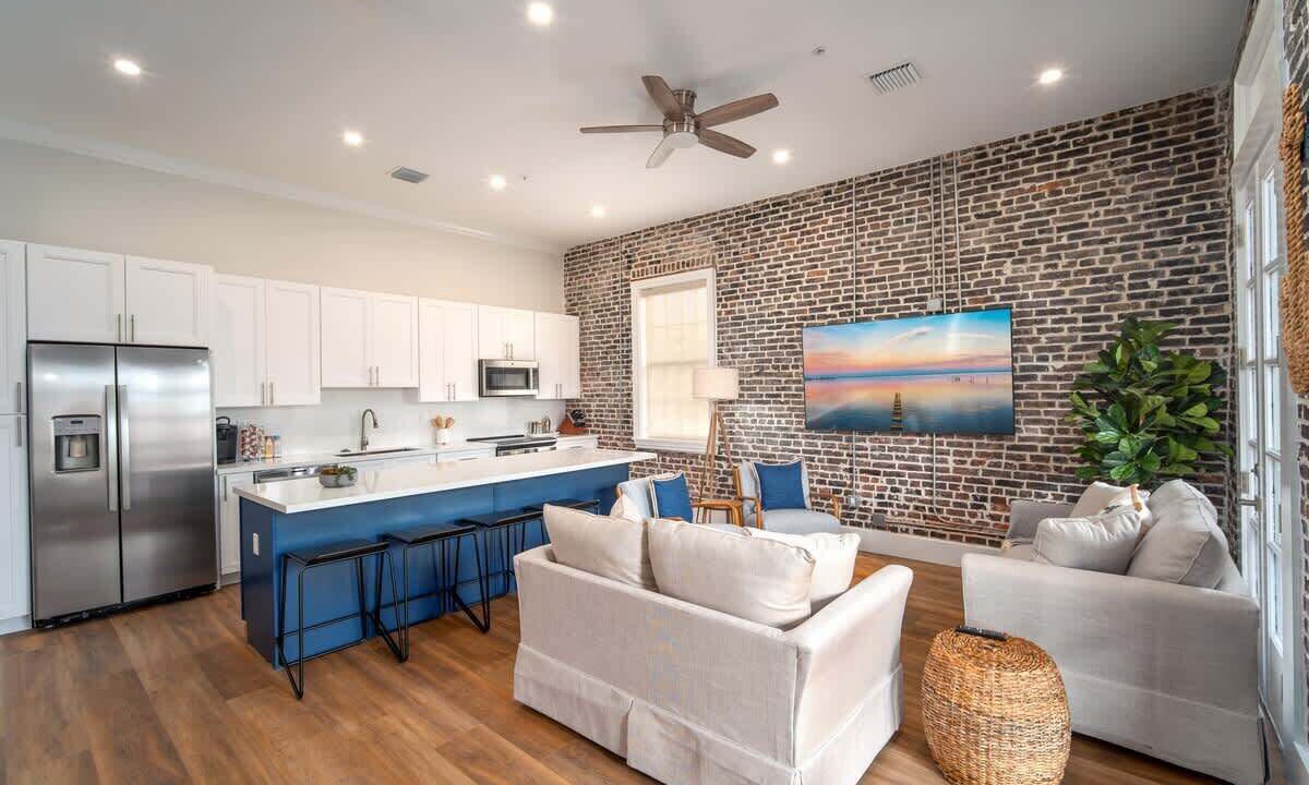 Photo of Livingroom in Historic Seaport