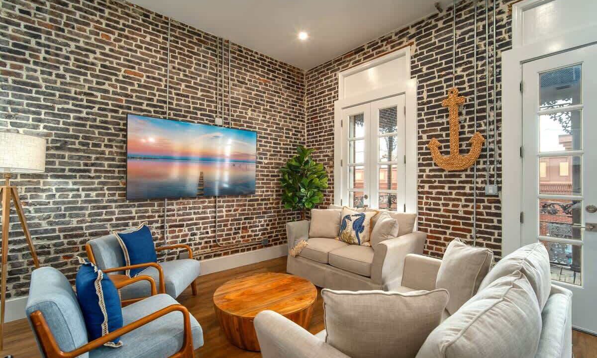 Photo of Livingroom in Historic Seaport