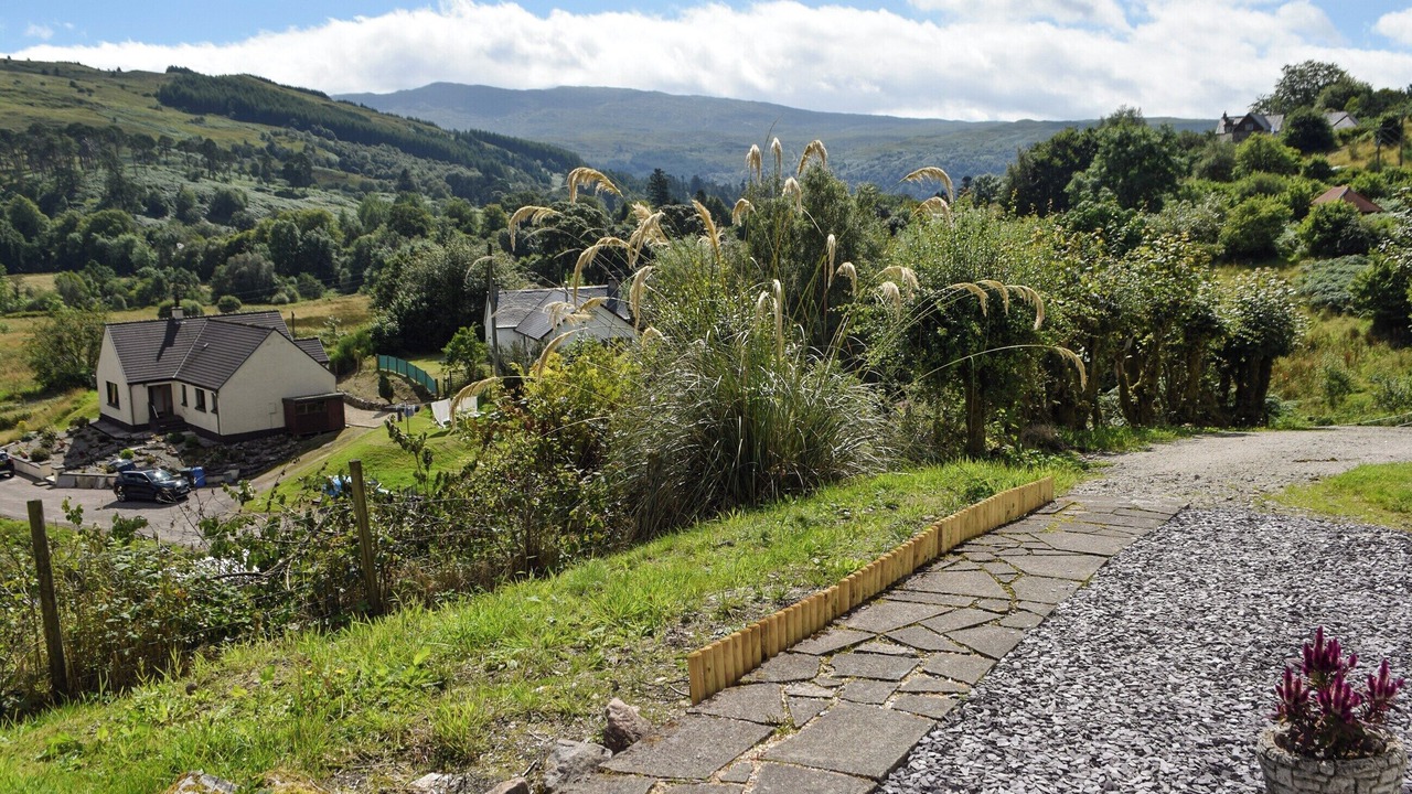 Photo of Others in Salen