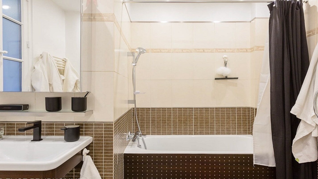 Photo of Bathroom in Les Halles