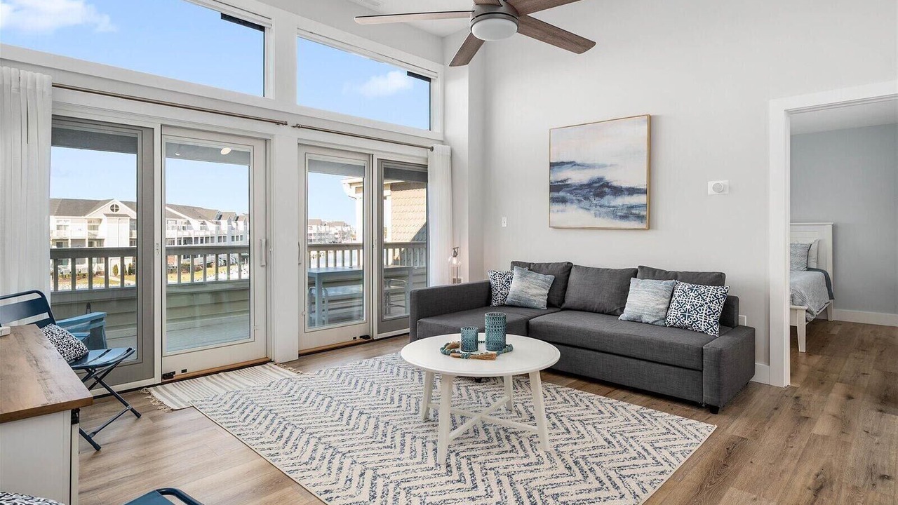 Photo of Livingroom in Heron Harbour Isle