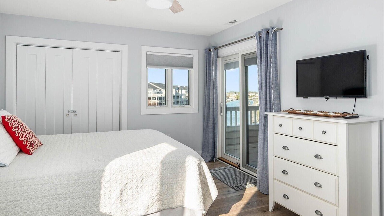 Photo of Bedroom in Heron Harbour Isle