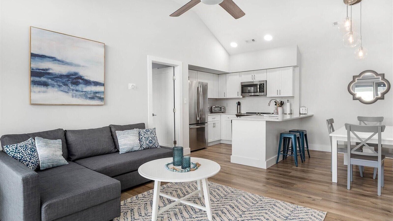 Photo of Livingroom in Heron Harbour Isle