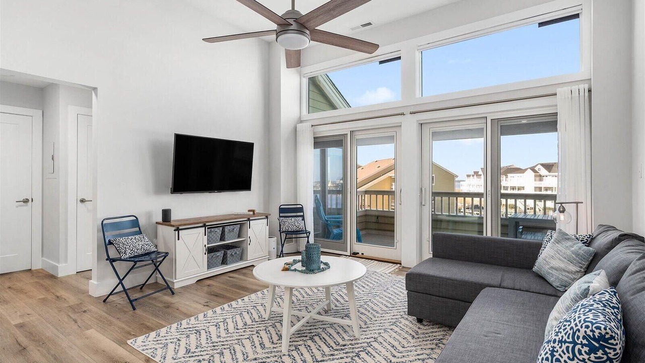 Photo of Livingroom in Heron Harbour Isle