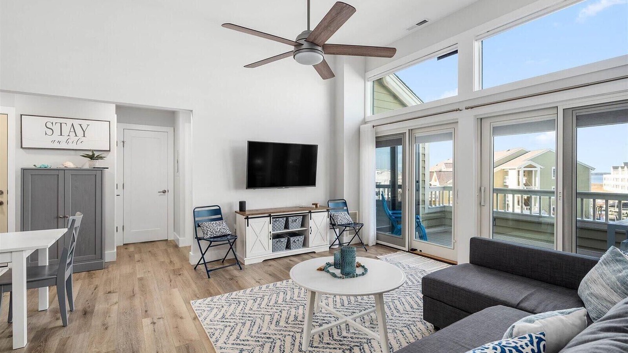Photo of Livingroom in Heron Harbour Isle
