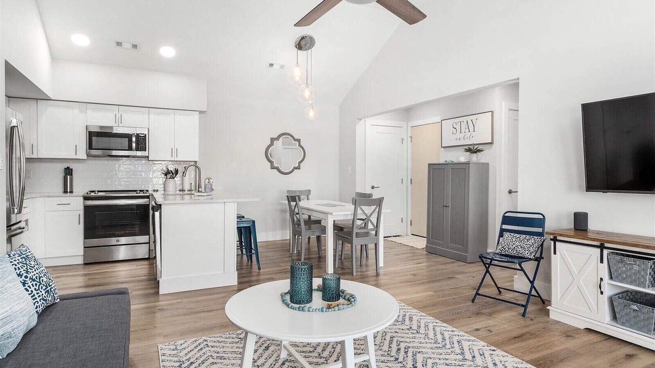 Photo of Livingroom in Heron Harbour Isle