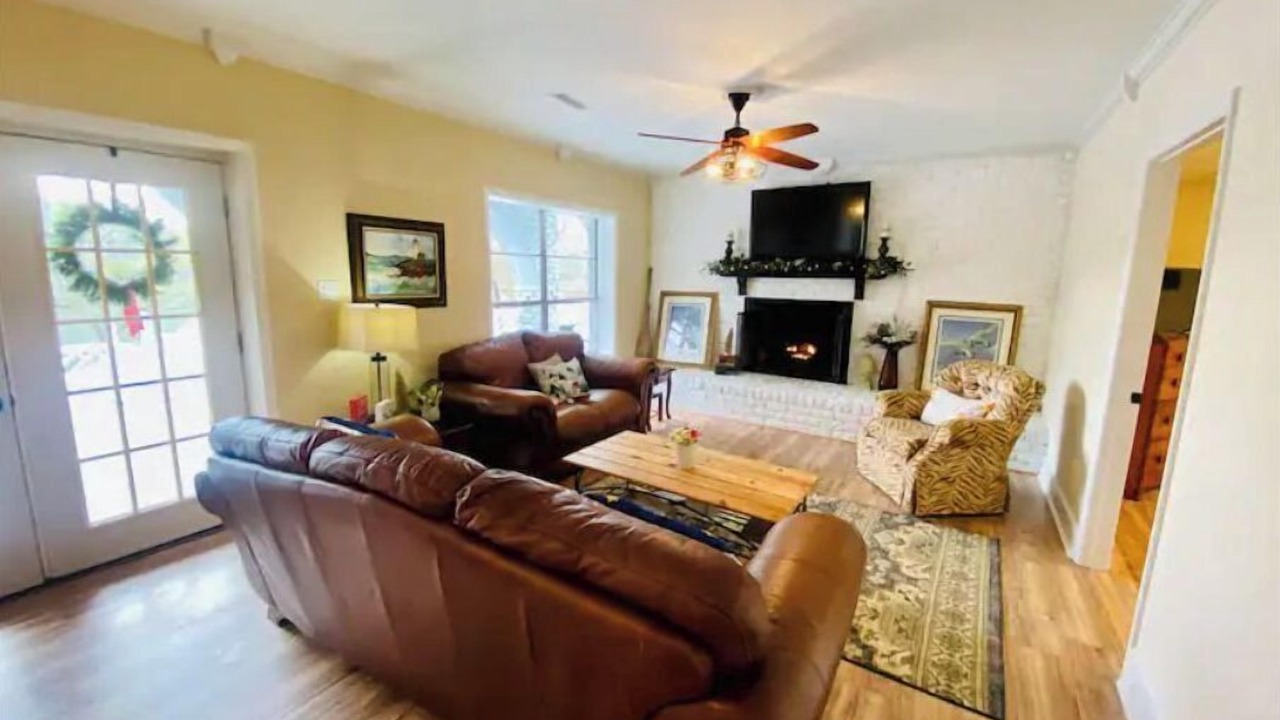 Photo of Livingroom in Cook Springs